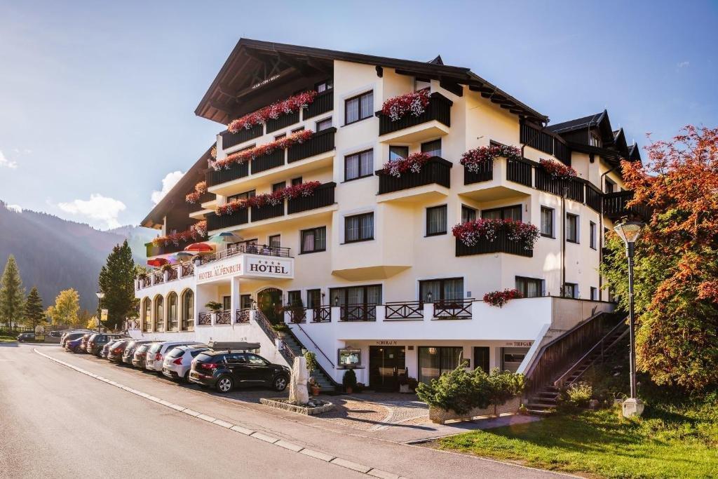 Hotel Garni Alpenruh-micheluzzi 4*